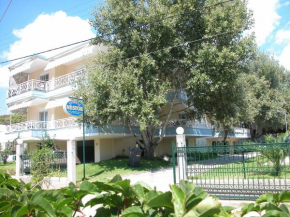  Hotel Nestor  Торони